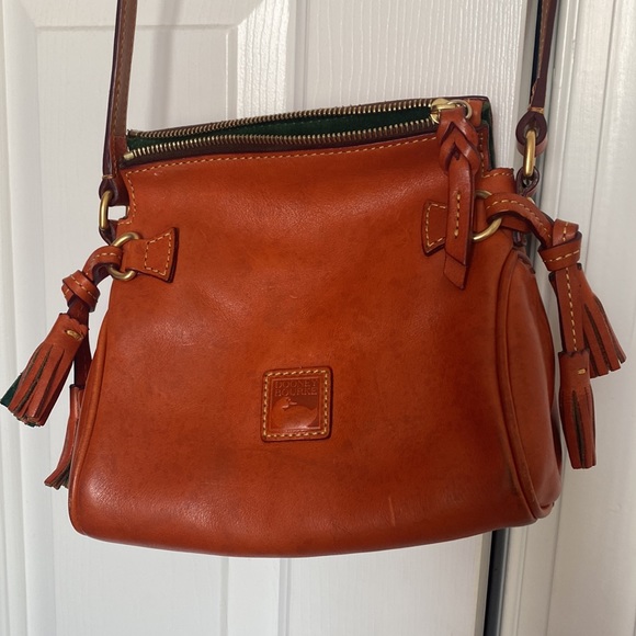 Vintage Dooney and Bourke Crossbody purse - Picture 2 of 5